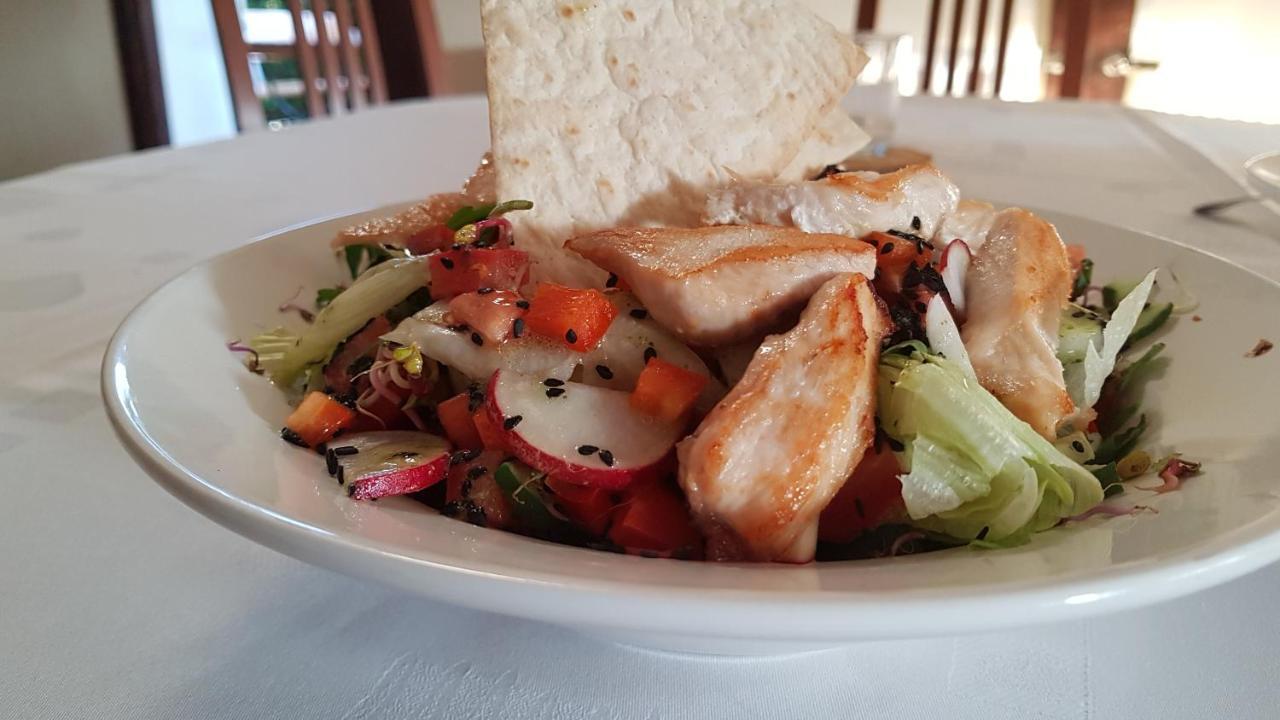Folwark Tumiany Pokoje & Restauracja Bagian luar foto