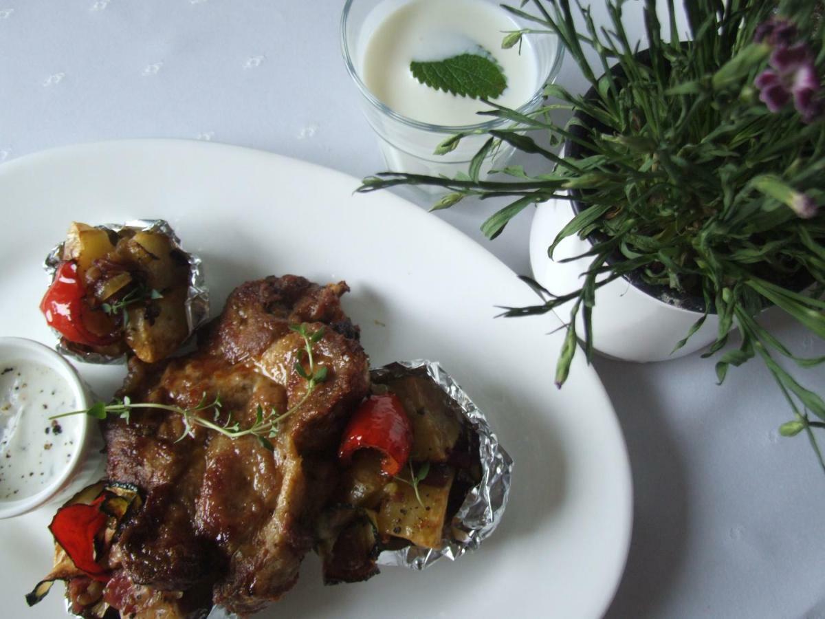 Folwark Tumiany Pokoje & Restauracja Bagian luar foto